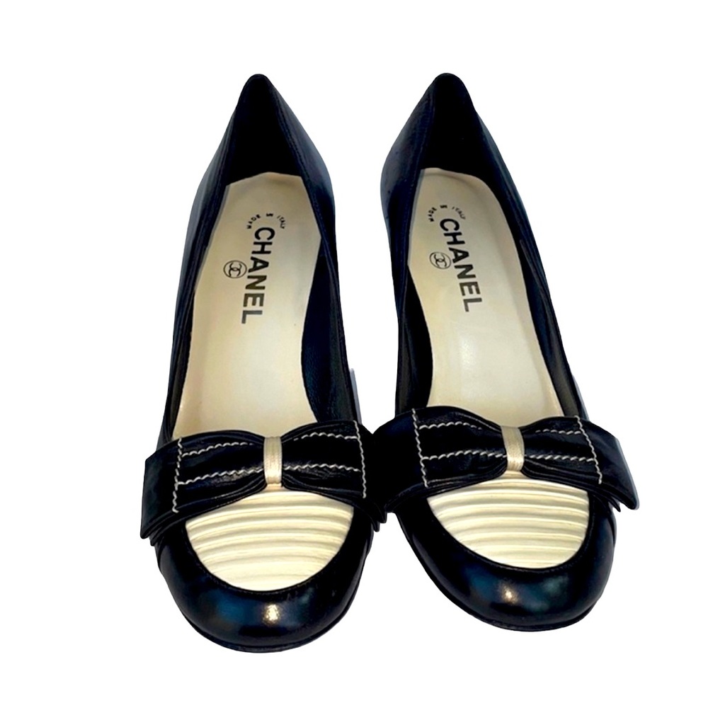 CHANEL black and white vintage heel, 38EU/8
